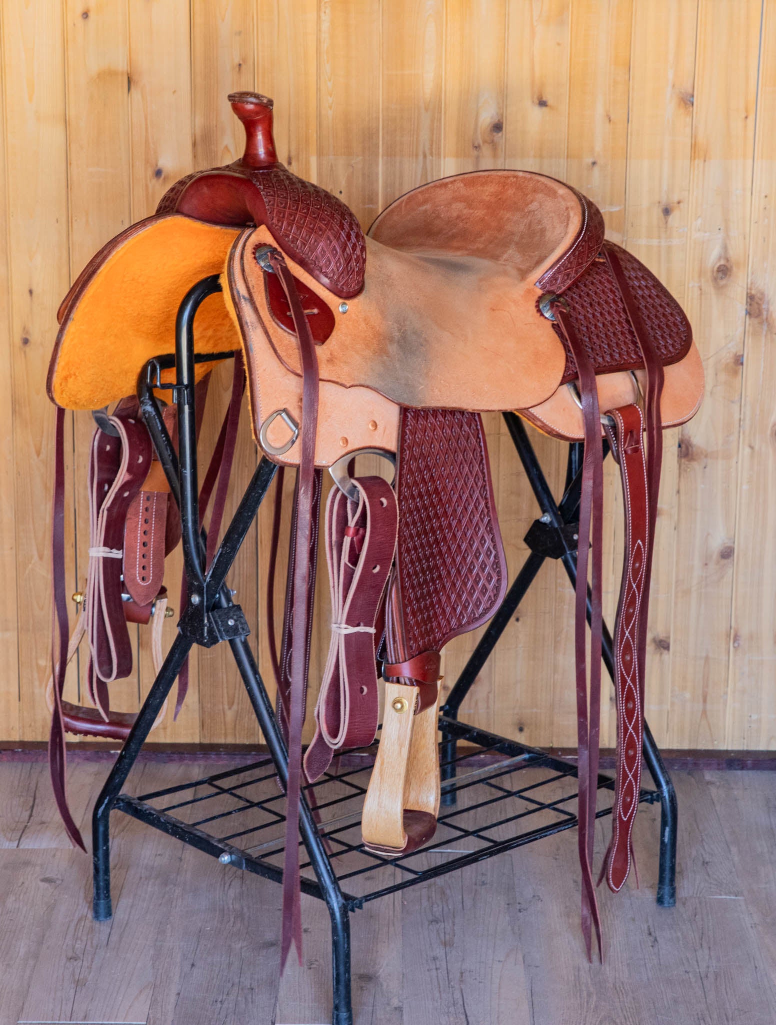 Ranch Cutter Saddle 16" Roughout Natural & Chestnut